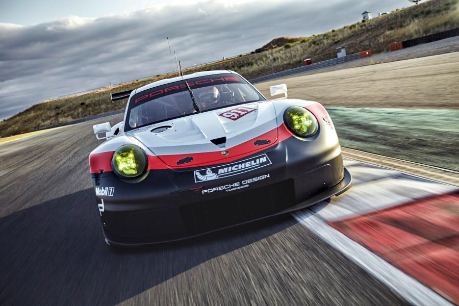  Porsche 911 RSR (991) 2017 года  (фото 3 из 39)